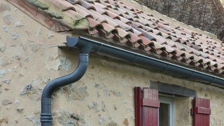 Gouttière lyonnaise et accessoires en zinc RHEINZINK