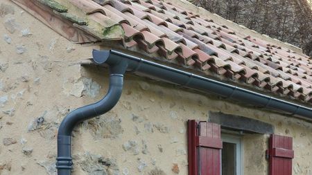 Gouttière lyonnaise et accessoires en zinc RHEINZINK