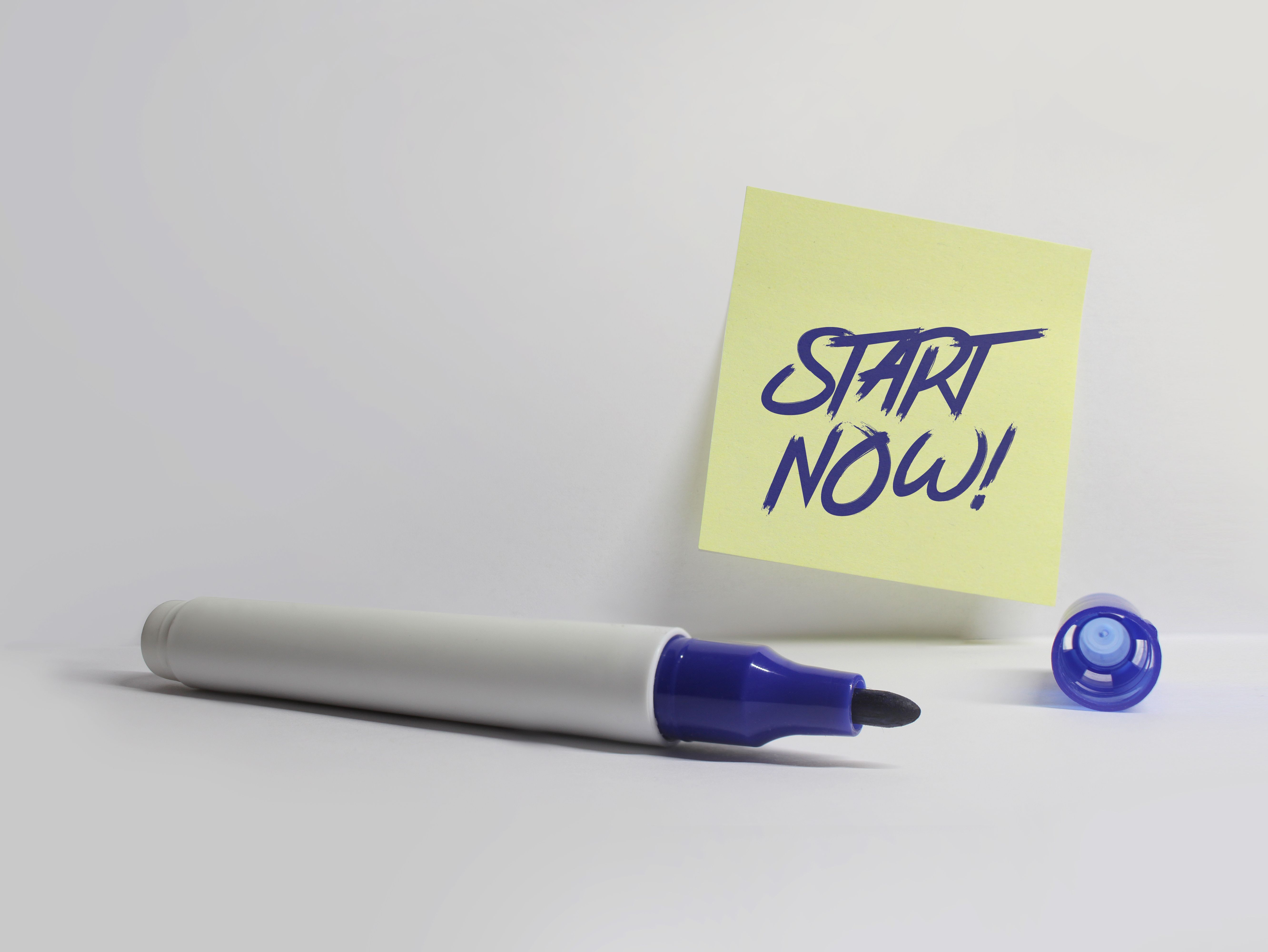 Start Now - Motivation Büro Arbeit Karriere Bewerbung Job Hintergrund