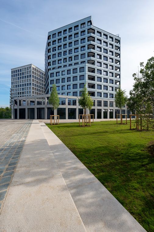 Chapelle International LOT. 1 Chapelle International LOT. 1