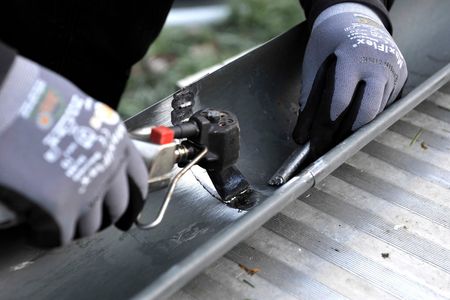 Soudure du zinc RHEINZINK Soudure de gouttières en zinc RHEINZINK