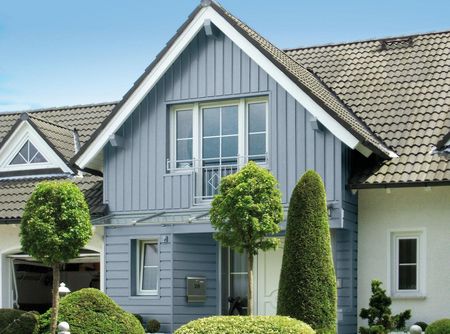 Façade de maison individuelle avec habillage de pignon en SP-Line