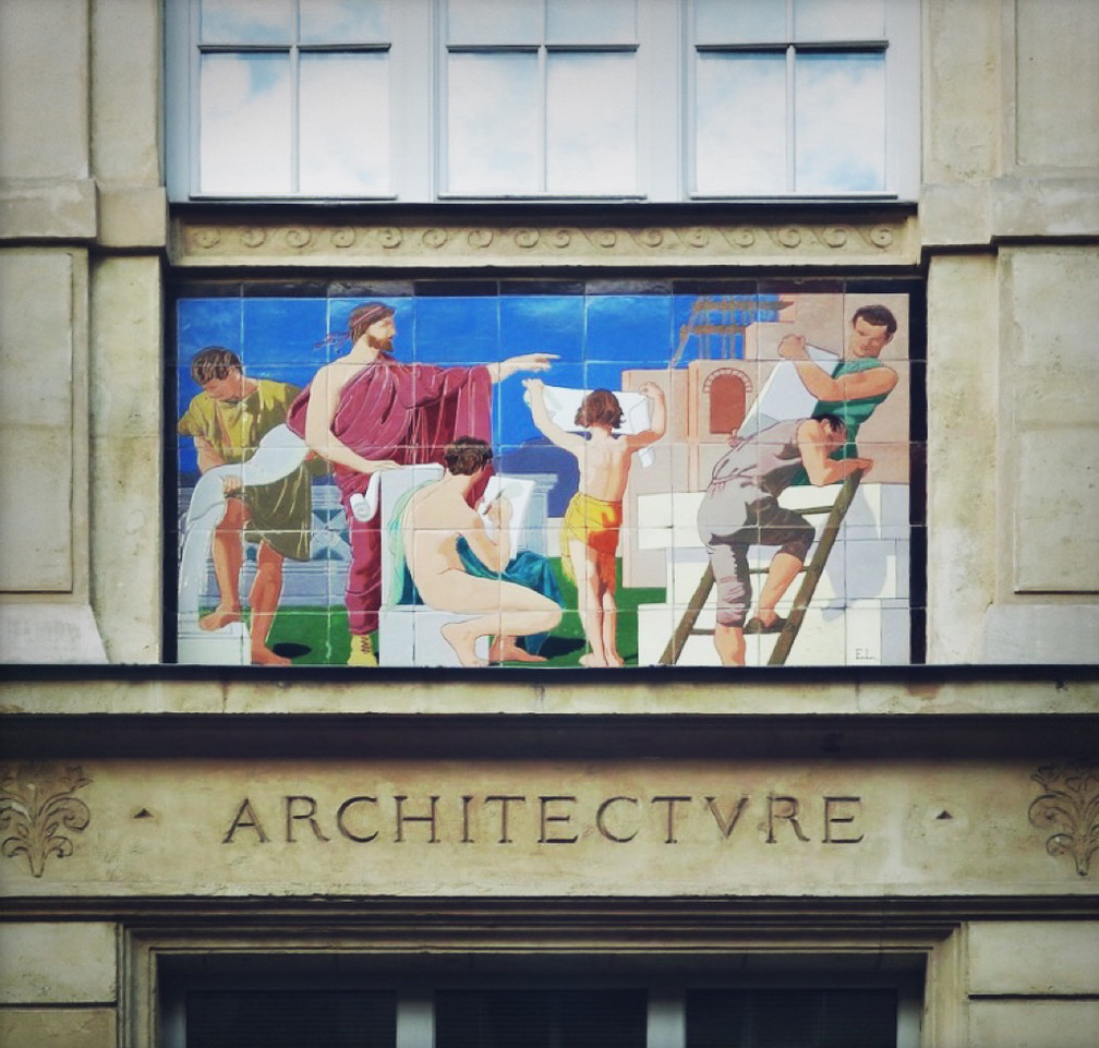 Détail de la façade du 2 et 4 de la rue de la Pierre-Levée à Paris (11 arr.)